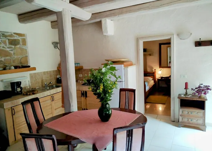 Casa Nel Bosco Apartment *